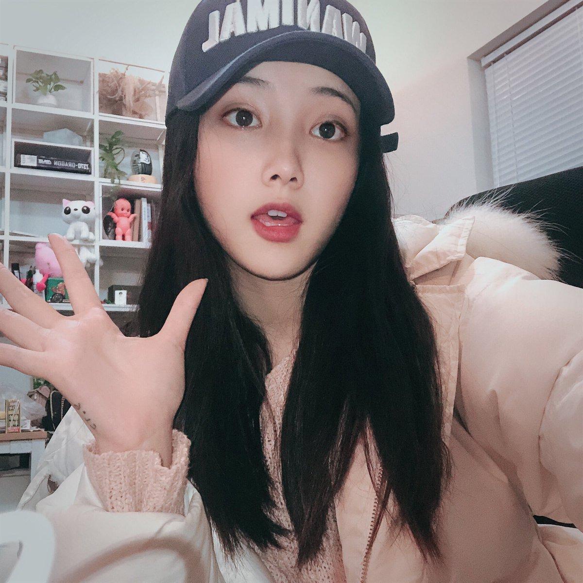 Qinweiyingjie ภาพผู้ใหญ่ 57P