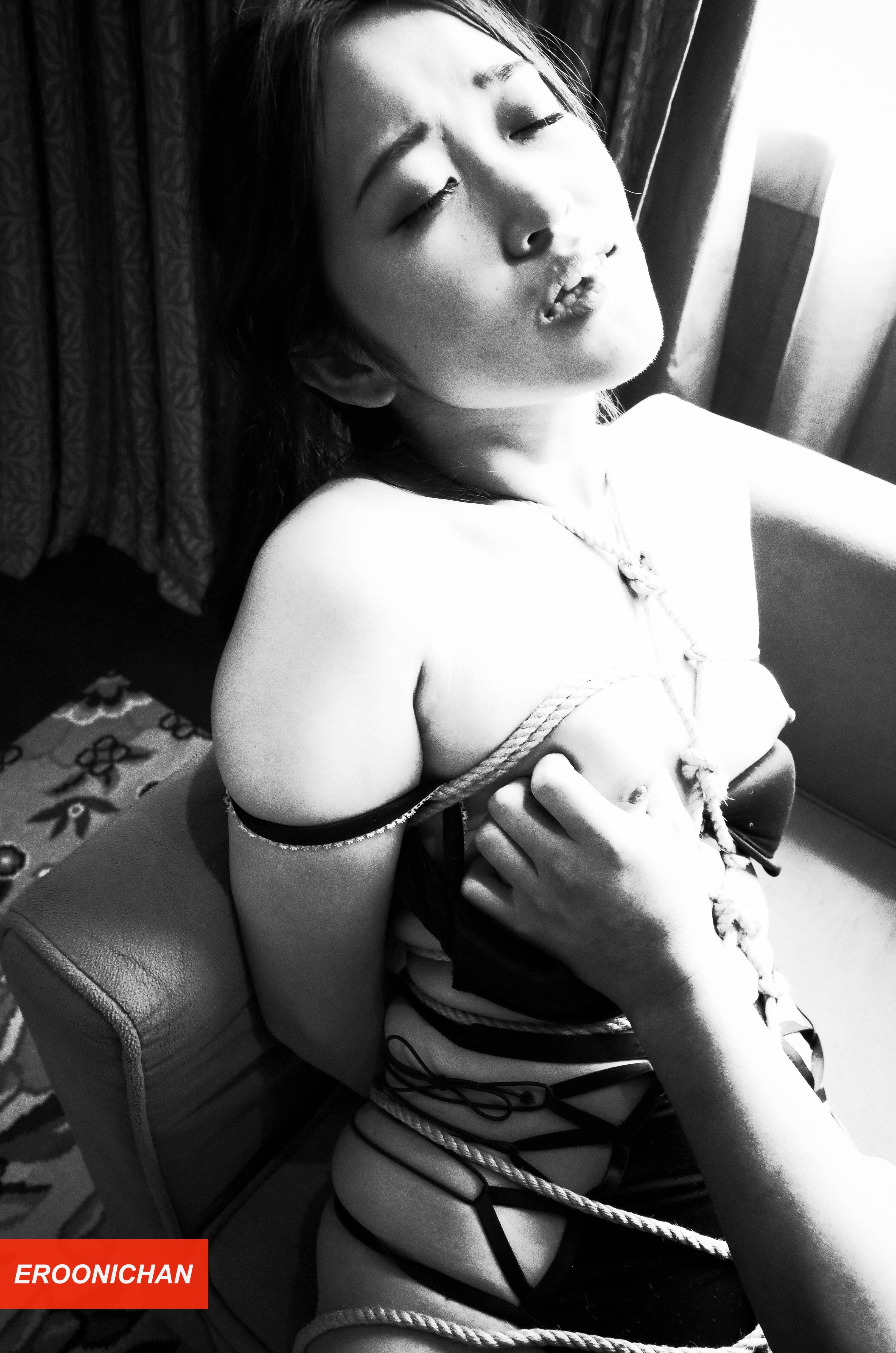 EROONICHAN หนังสือภาพถ่ายพิเศษ: บันทึกการฝึก 41 หน้า