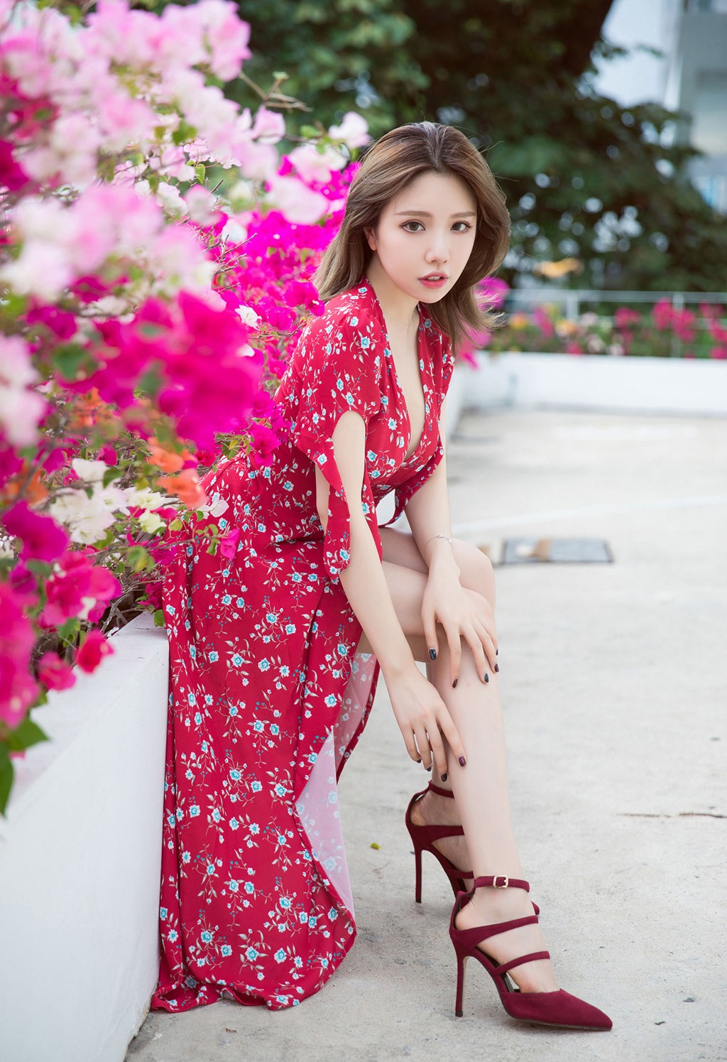 性感黃樂然嬌羞的長裙美腿女神