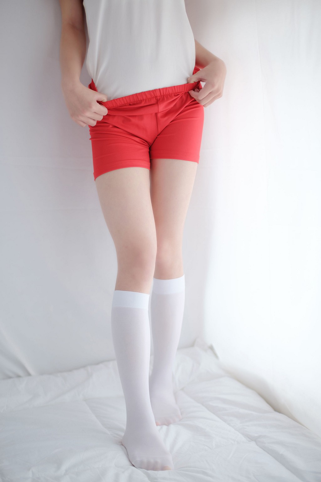White - Red - Black [Sen Luo Consortium] R15-024 Photo Book [57P
