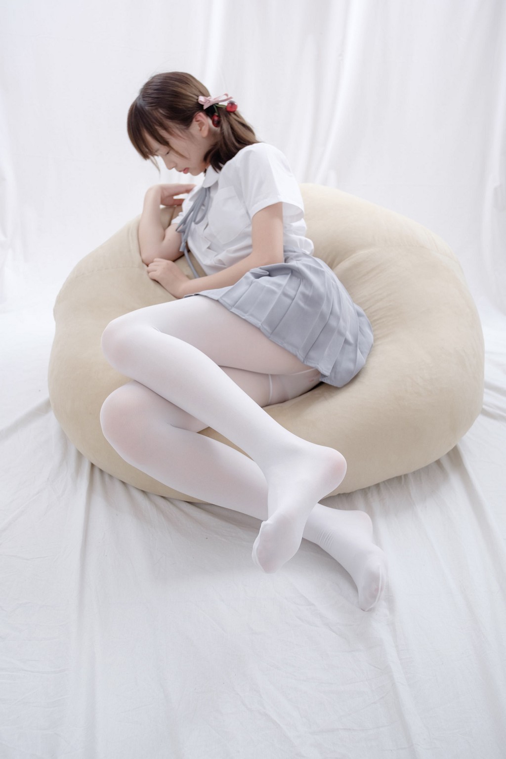 《白丝足控》 [森萝财团] R15-025 写真集[75P]