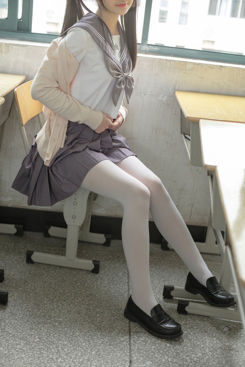 森萝财团：JK校服白丝 X-017 99P