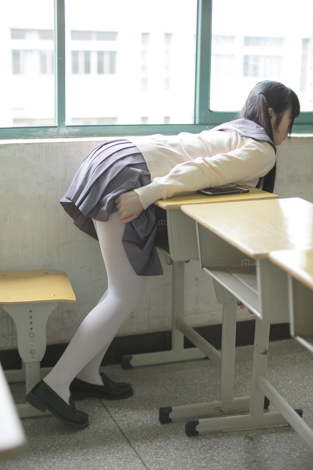 森萝财团：JK校服白丝 X-017 99P