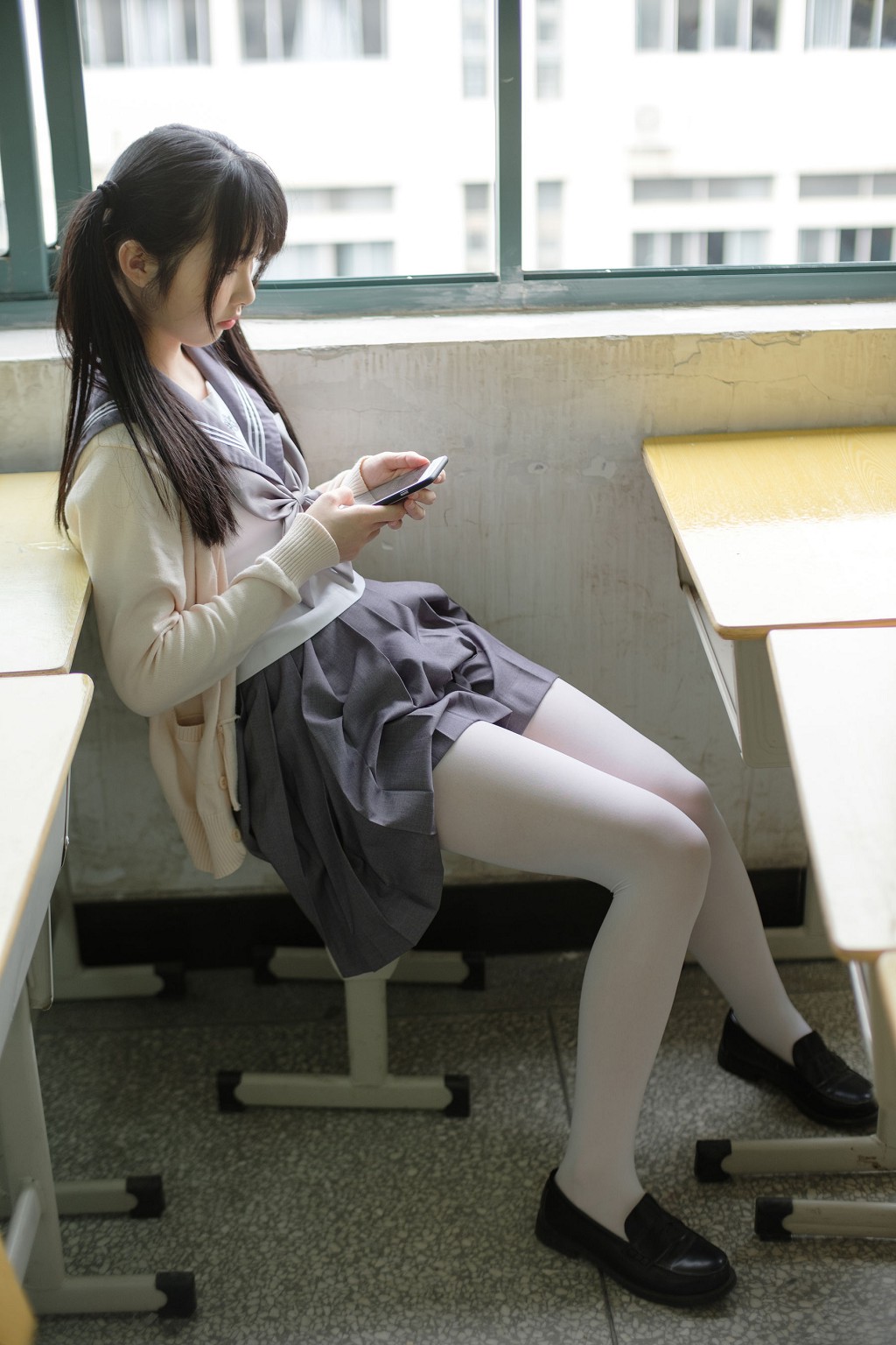 森萝财团：JK校服白丝 X-017 99P