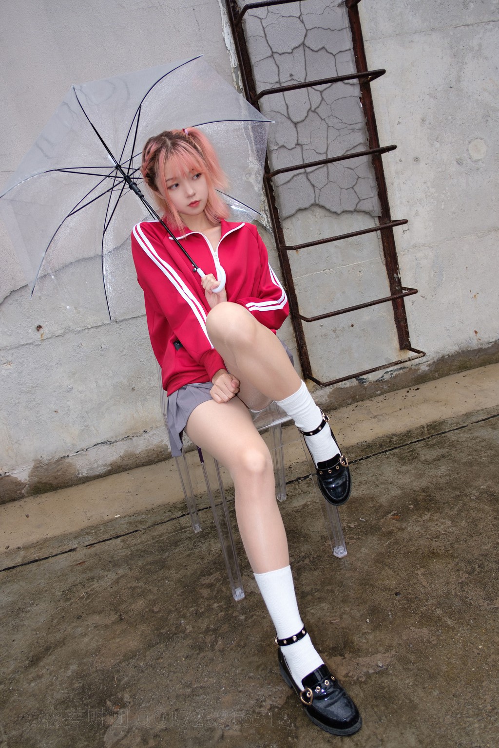 《赤い衣の少女が浴槽で肉絲を遊ぶ》 [シンラ財団] X-044 写真集[88P