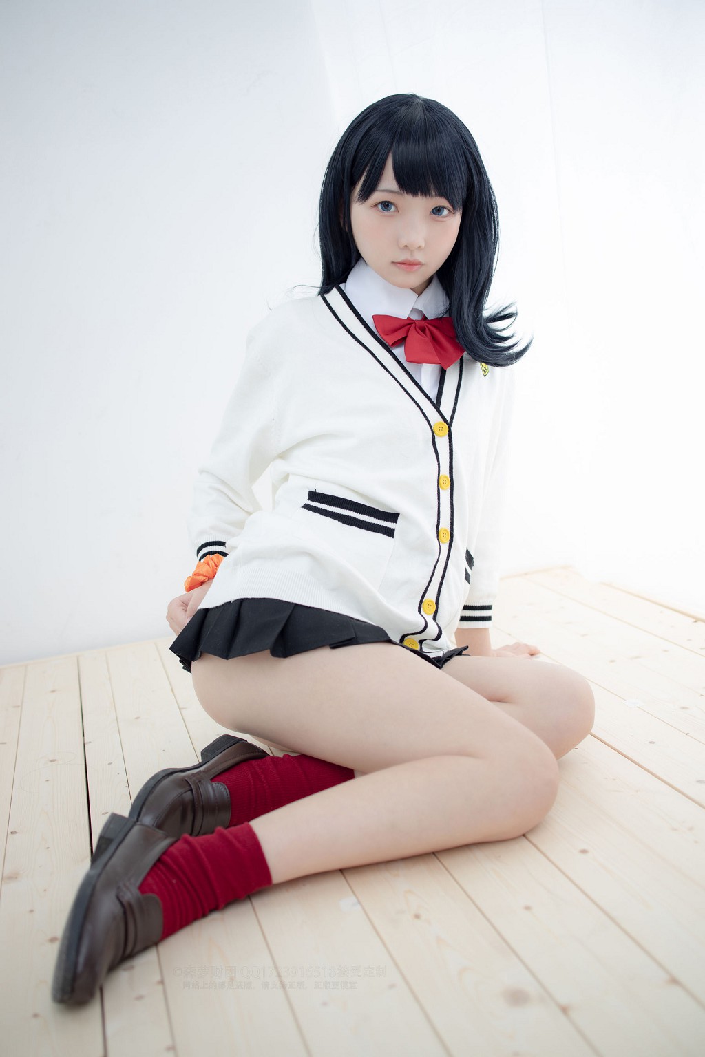 20Dナイロン短いコットンソックスで物を踏む [森羅財団] [X-055] 写真集[93P