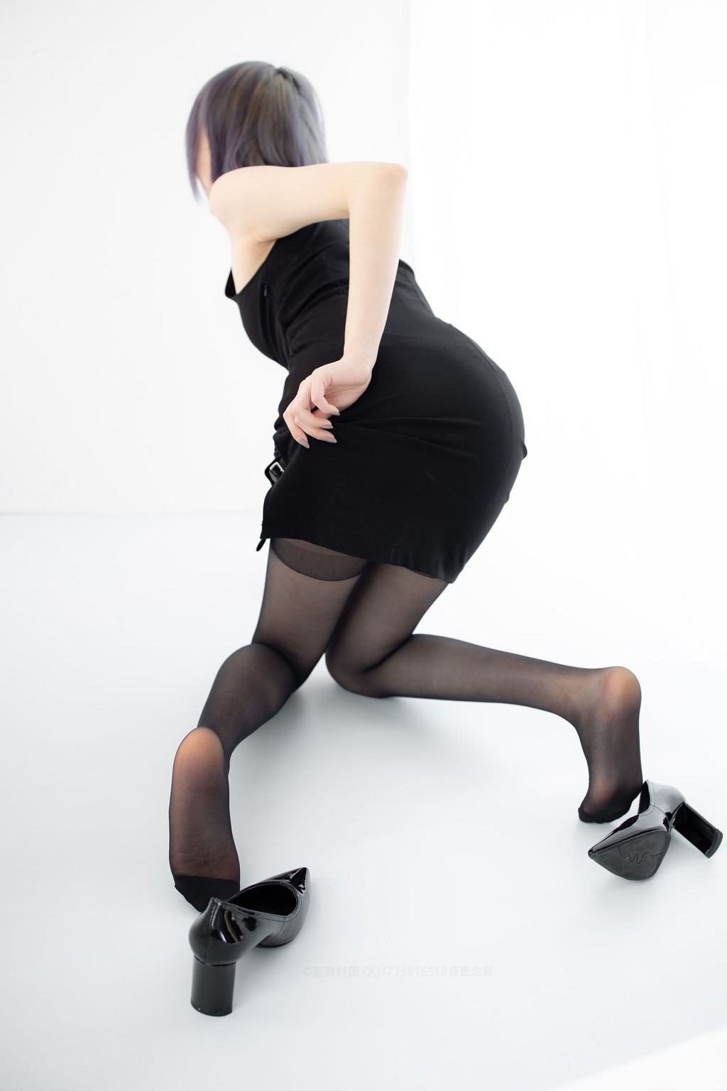 20D黒ストッキング踩物 [シンラ財団] [X-051] 写真集[111P