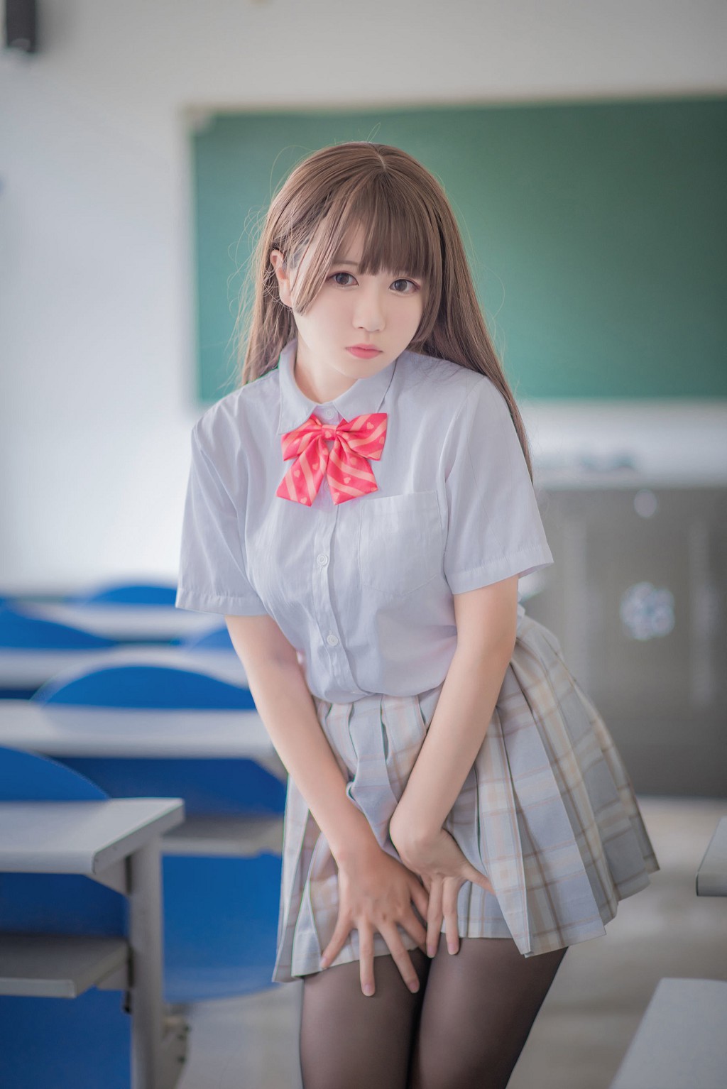 白金サキ《制服黒ストッキング》 [コスプレ福利] 写真集[24P