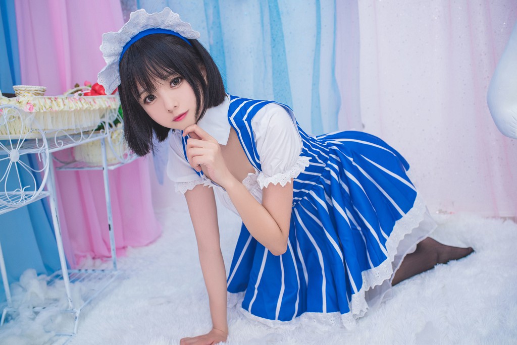 白金サキ《メイド》[コスプレ福利] 写真集[21P