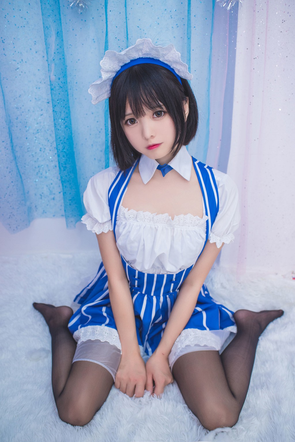 白金サキ《メイド》[コスプレ福利] 写真集[21P
