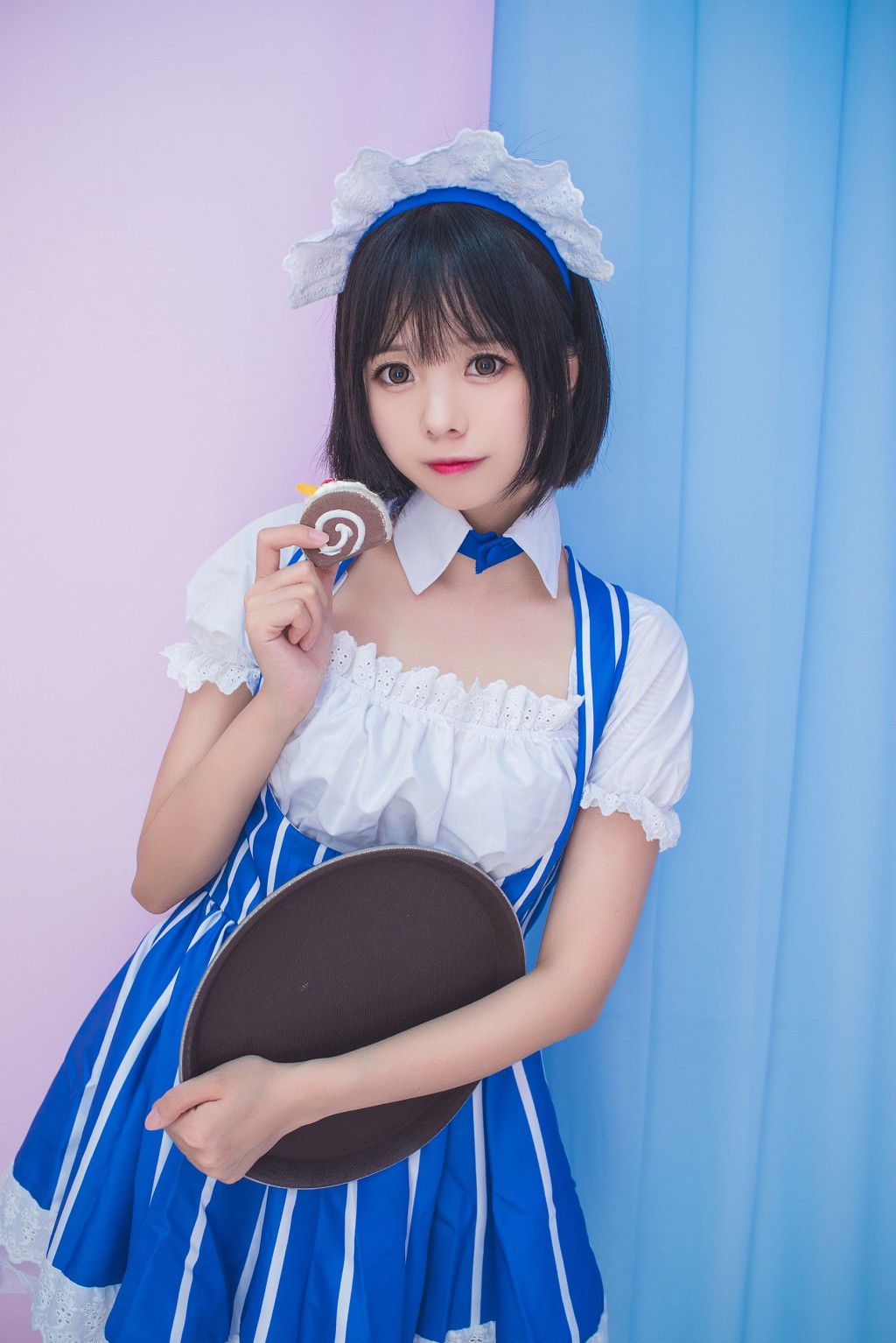 白金サキ《メイド》[コスプレ福利] 写真集[21P