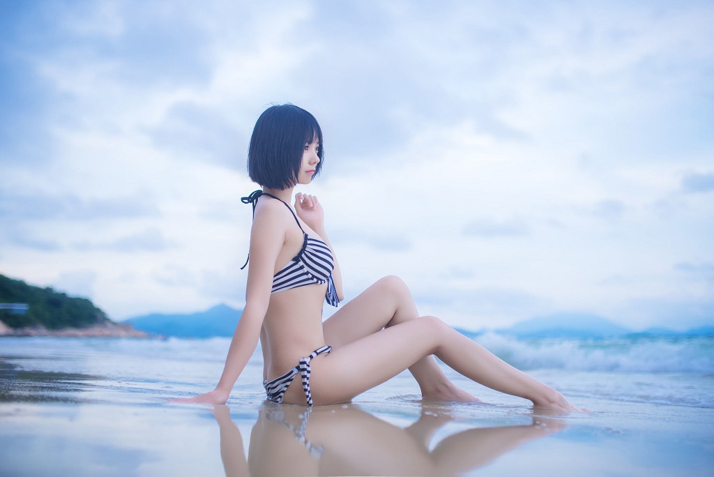 Platinum Saki: Swimsuit [Sexy COSPLAY Benefits] Photo Book [27 Pages