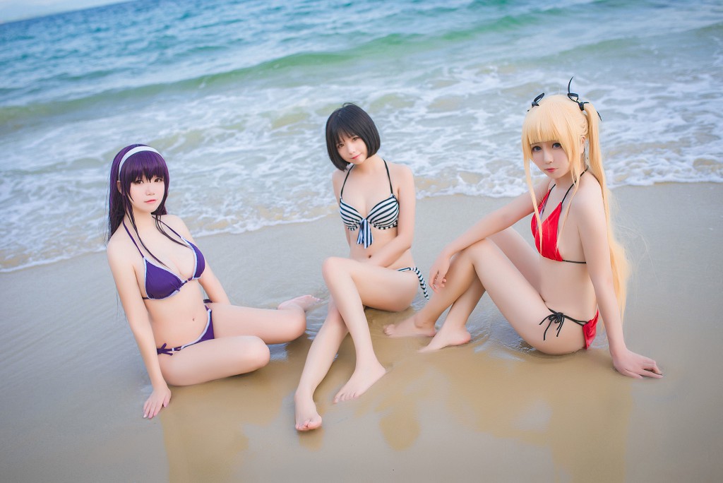 Platinum Saki: Swimsuit [Sexy COSPLAY Benefits] Photo Book [27 Pages