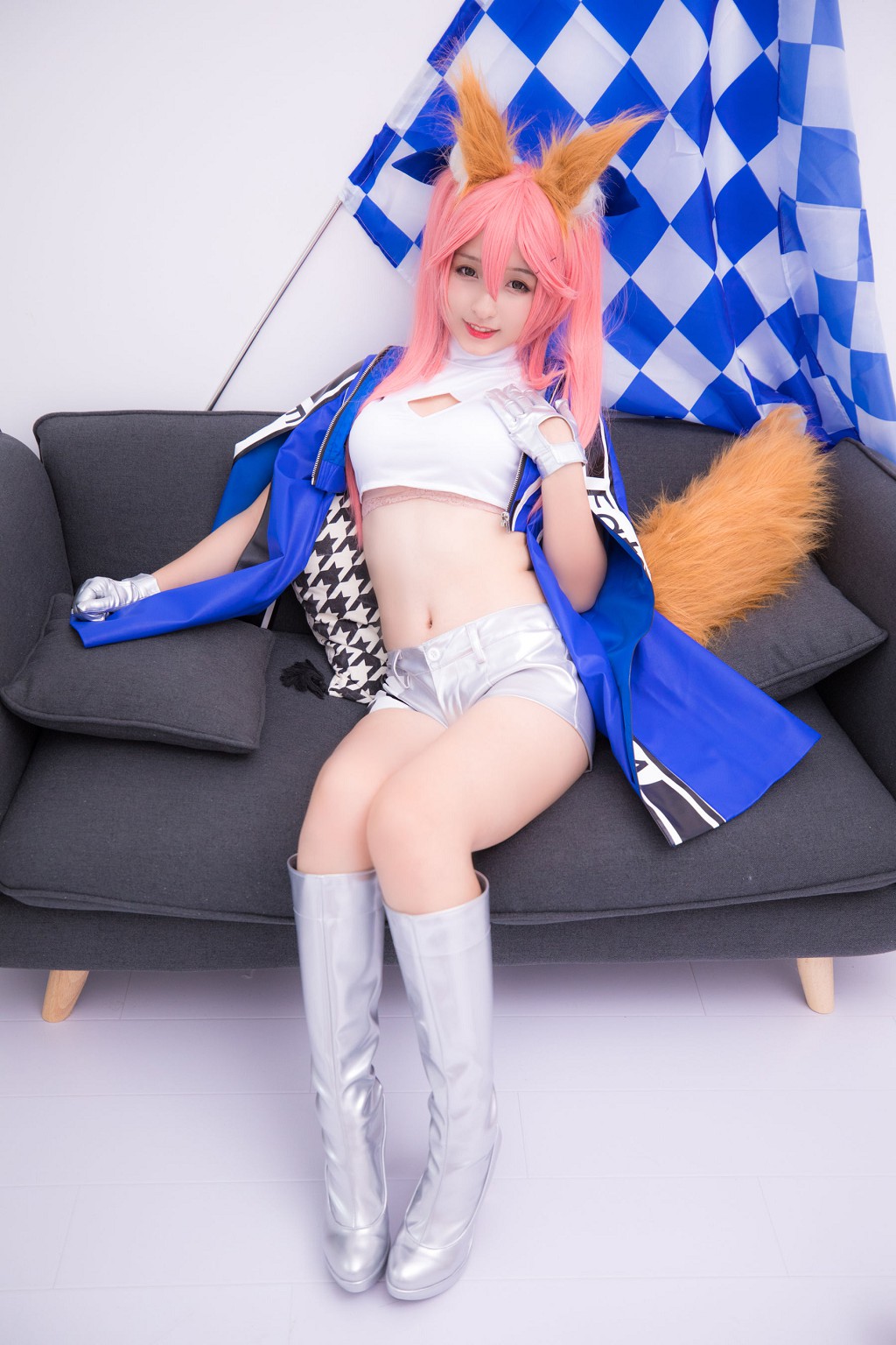 神楽坂真冬《目標はあなた、エンジン全開！！》 [ロリータコスプレ] 写真集[150P