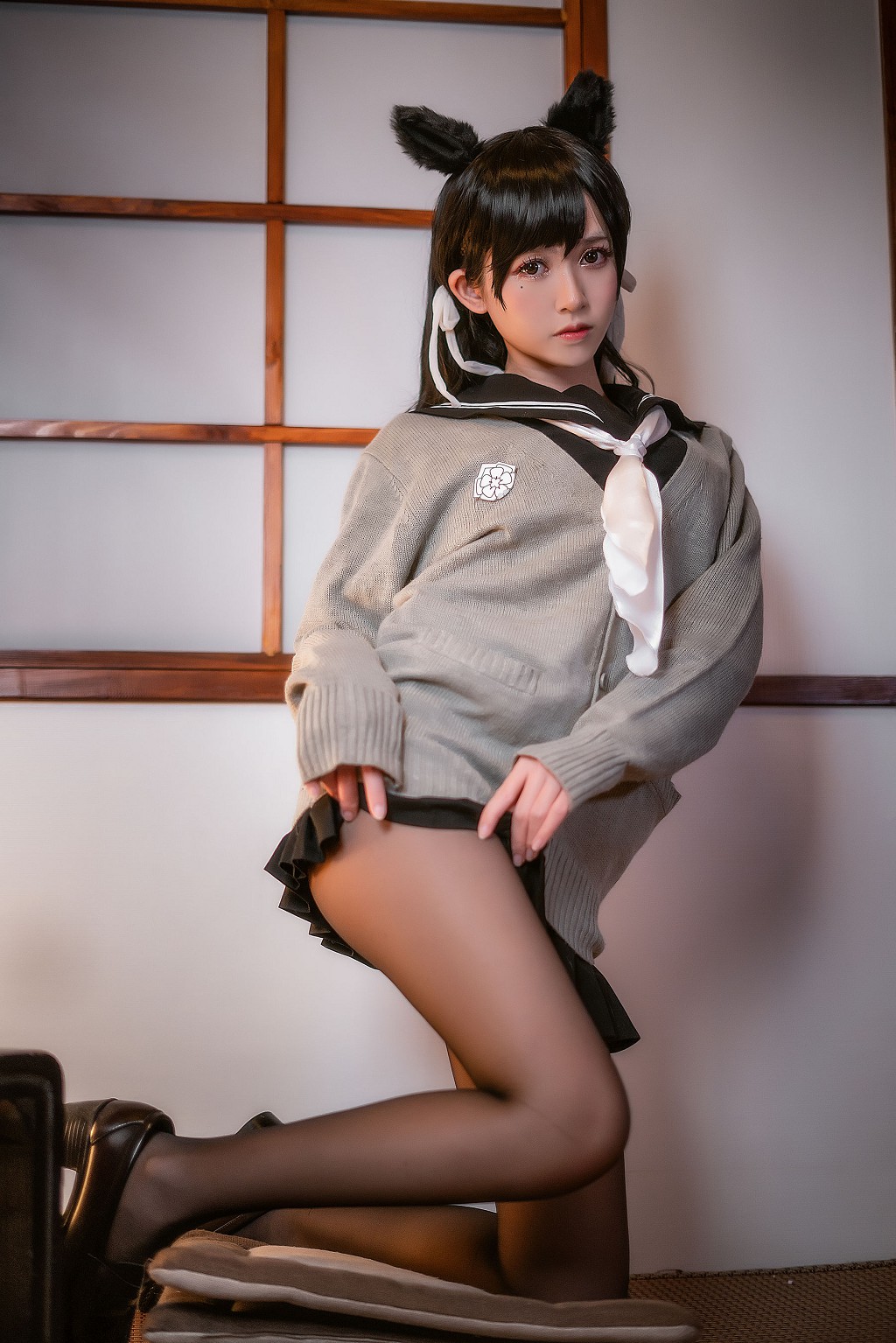 ウナギフェイアー《アズールレーン 制服》 [コスプレ美女] 写真集[14P