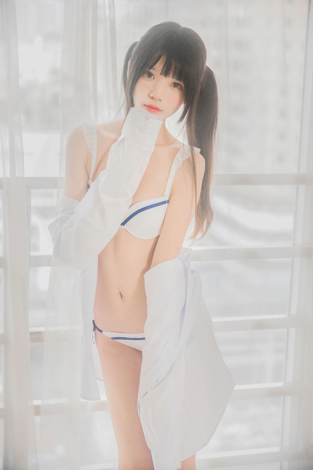 桜桃喵 《白衬衫双马尾》 [萝莉COS] 写真集[47P]
