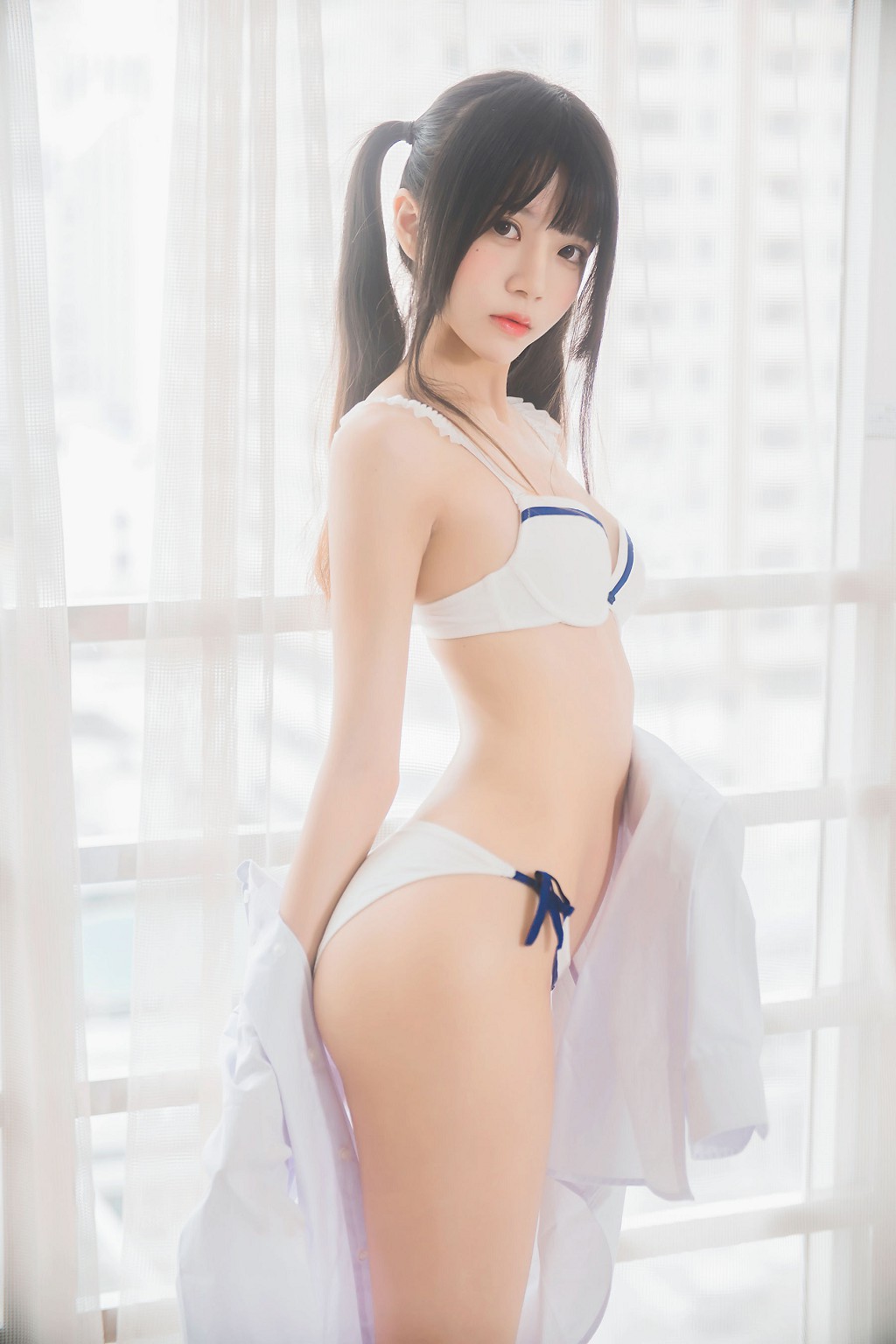 桜桃喵 《白衬衫双马尾》 [萝莉COS] 写真集[47P]