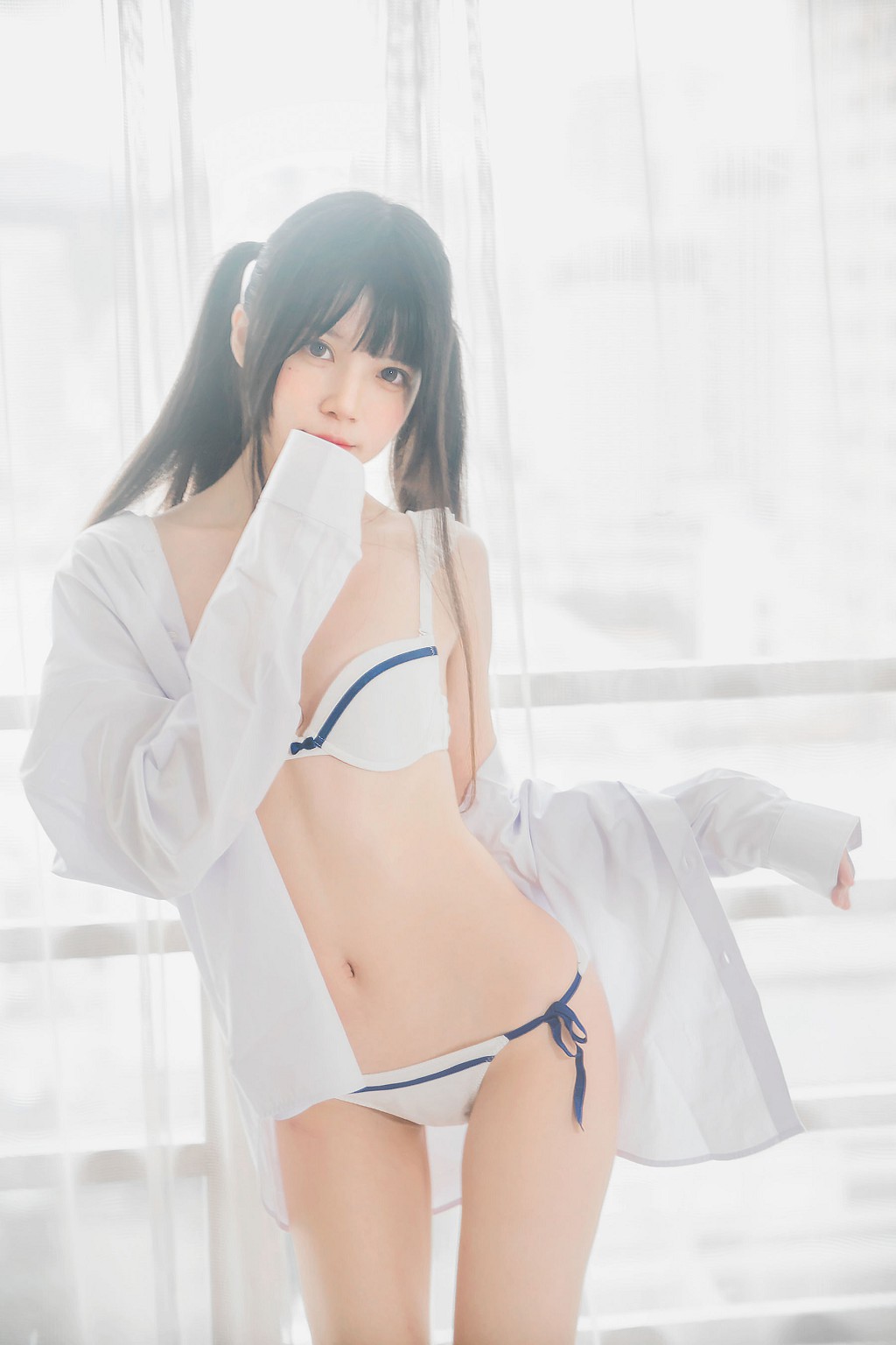 桜桃喵 《白衬衫双马尾》 [萝莉COS] 写真集[47P]