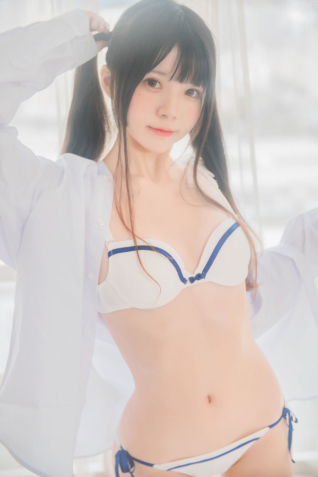 桜桃喵 《白衬衫双马尾》 [萝莉COS] 写真集[47P]