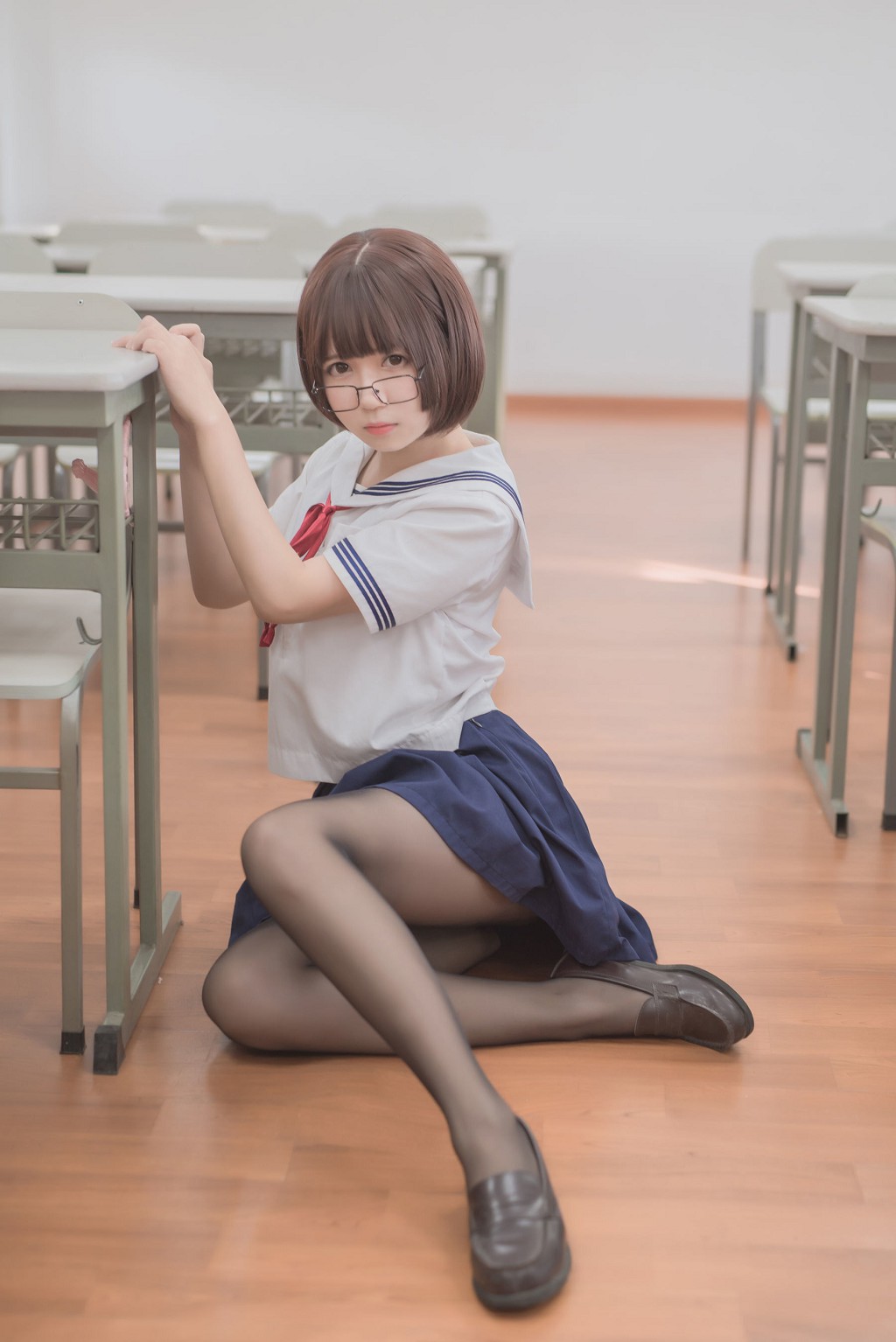 白金Saki《きのこ頭黒絲JK》 [Cosplay福利] 写真集[26P