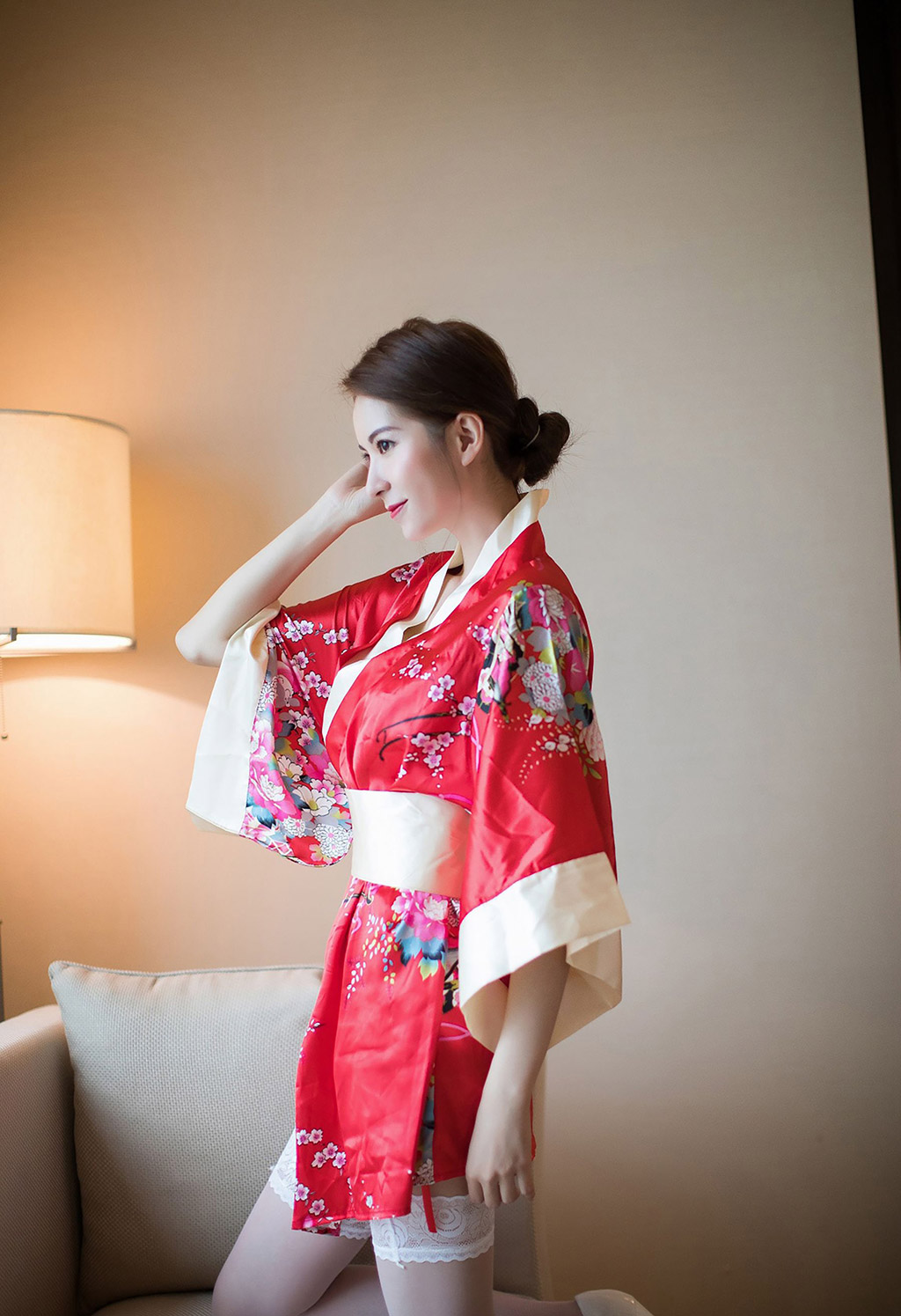 陈良玲性感的和服蕾丝美腿私房魅惑