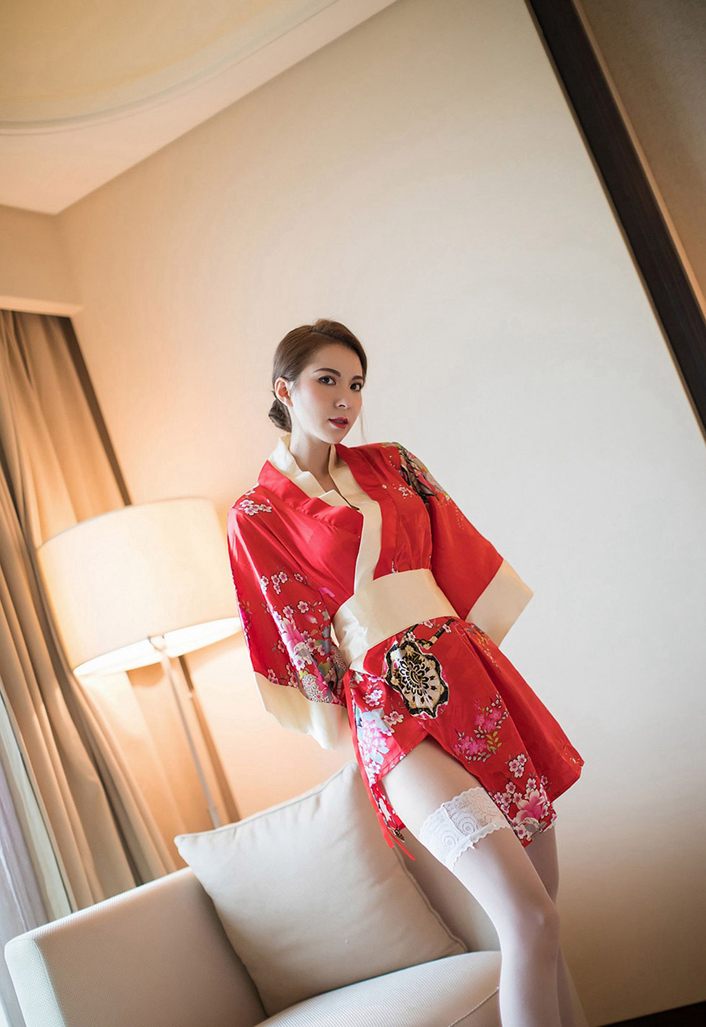 陈良玲性感的和服蕾丝美腿私房魅惑