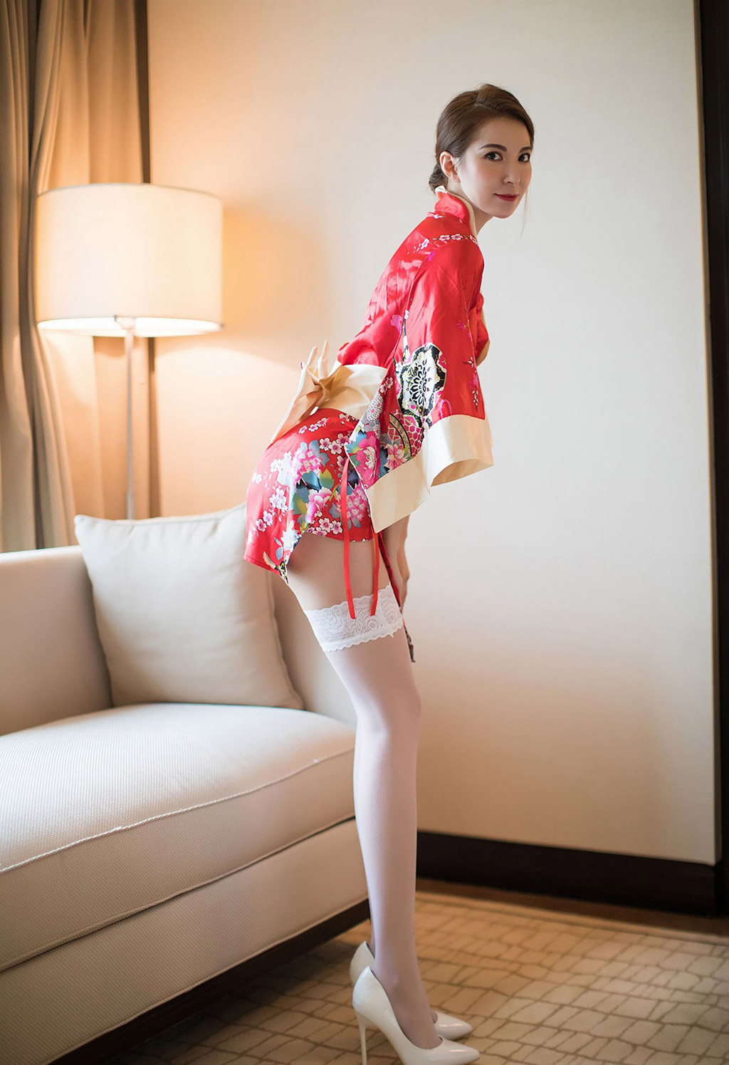 陈良玲性感的和服蕾丝美腿私房魅惑