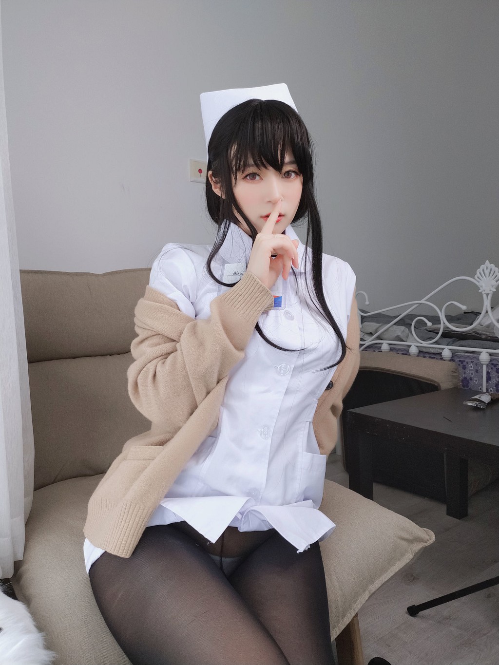 ไป่หยิ่น81《พยาบาลผมยาว》 [Cosplay สาวสวย] หนังสือภาพ[66P