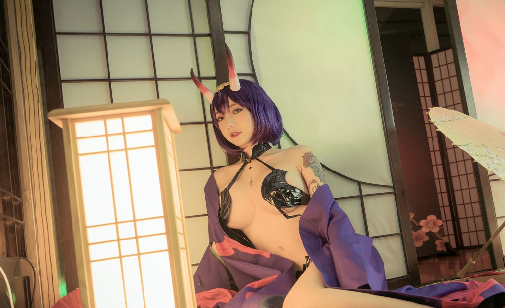 โคเซอร์ โลลิตา พี่ใหญ่ 《โชว์ถุน》 [สาวสวยคอสเพลย์] หนังสือภาพ [36 หน้า