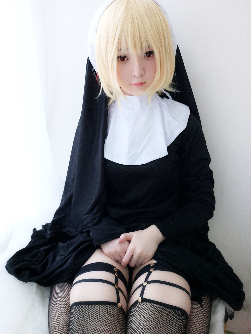 一小央泽 《修女小姐姐（黑）》 [Cosplay美女] 写真集[21P]