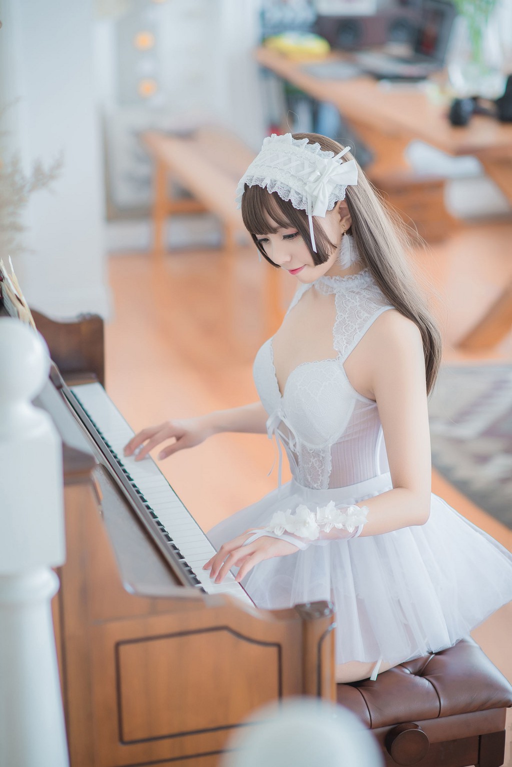 小野妹子w《白色纱裙+蕾姆护士+蕾姆兔女郎》 [Cosplay美女] 写真集[30P]