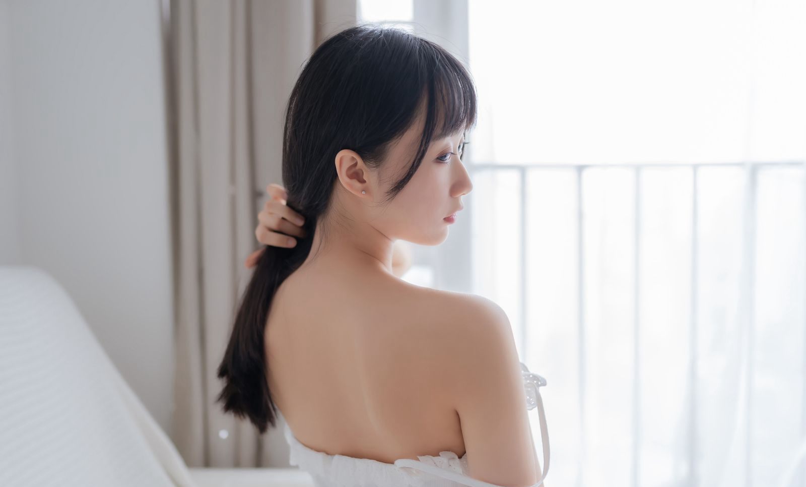 cos美女大尺度白皙皮膚誘惑美腿極品玉足令人垂涎
