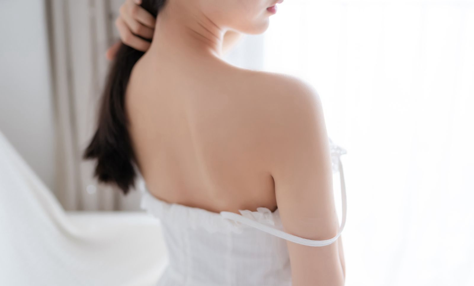 cos美女大尺度白皙皮膚誘惑美腿極品玉足令人垂涎