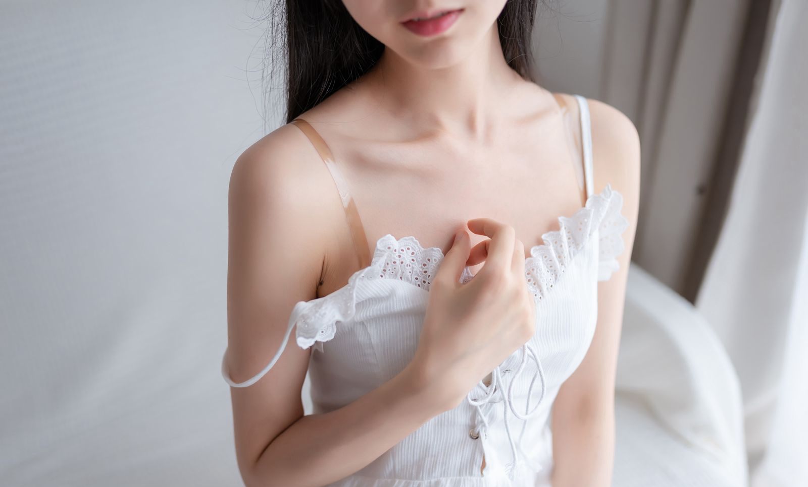 cos美女大尺度白皙皮膚誘惑美腿極品玉足令人垂涎