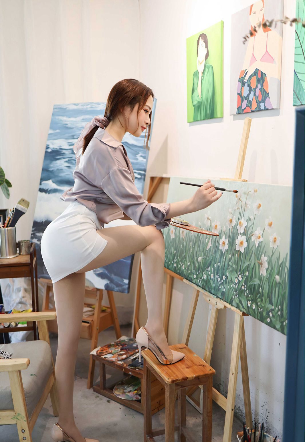 케이크 풍만하고 부드럽고 하얀 큰 가슴 미녀 섹시한 큰 둥근 엉덩이 딩자 팬티 고화질 사진
