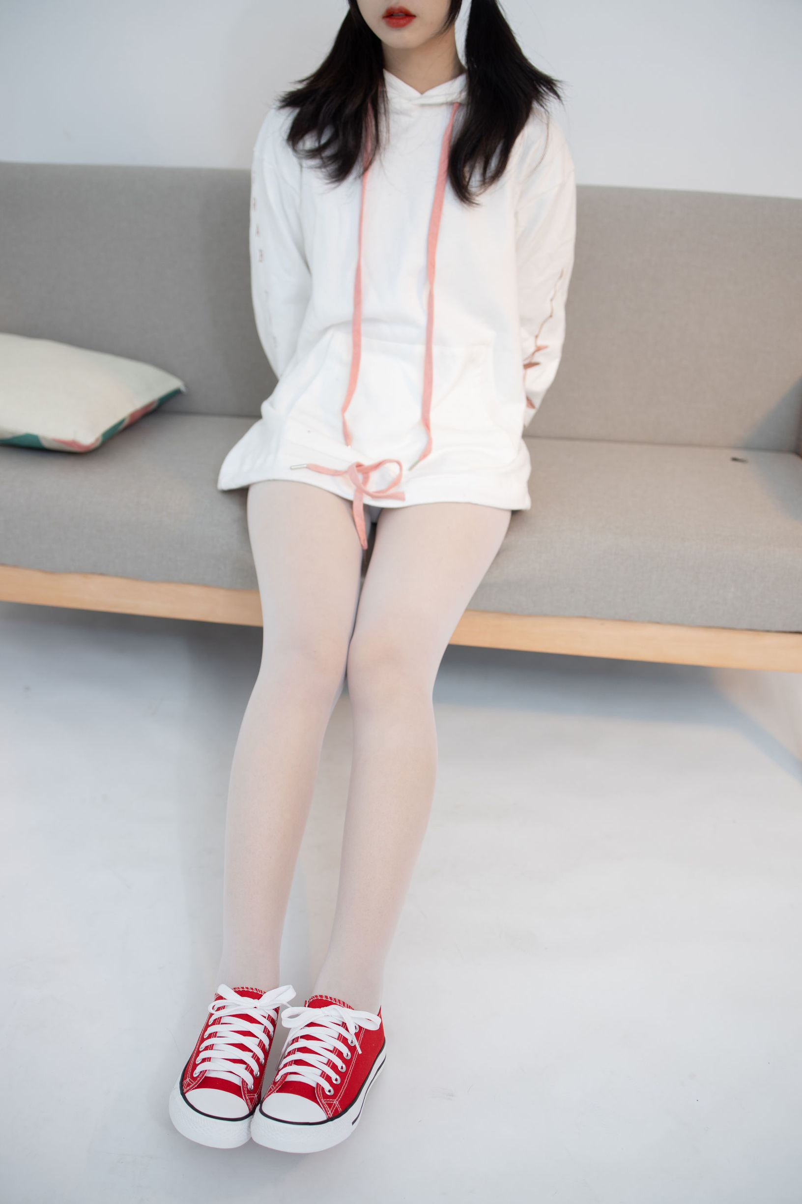 [森萝财团] JKFUN-056 小夜 红布鞋白丝 13D白丝