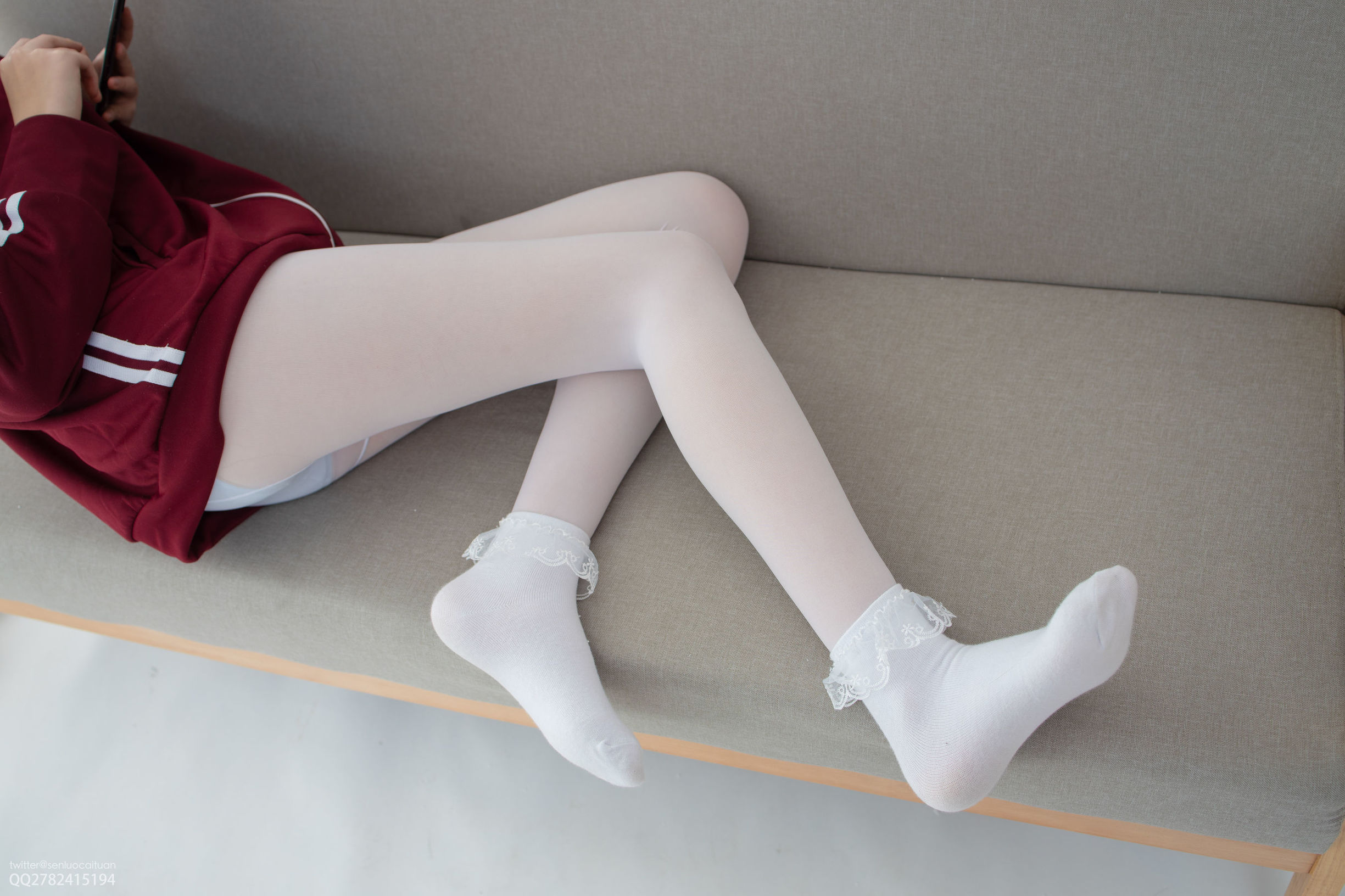 森羅財団] JKFUN-058 Aika 白いシルクのレース付き花辺短い靴下