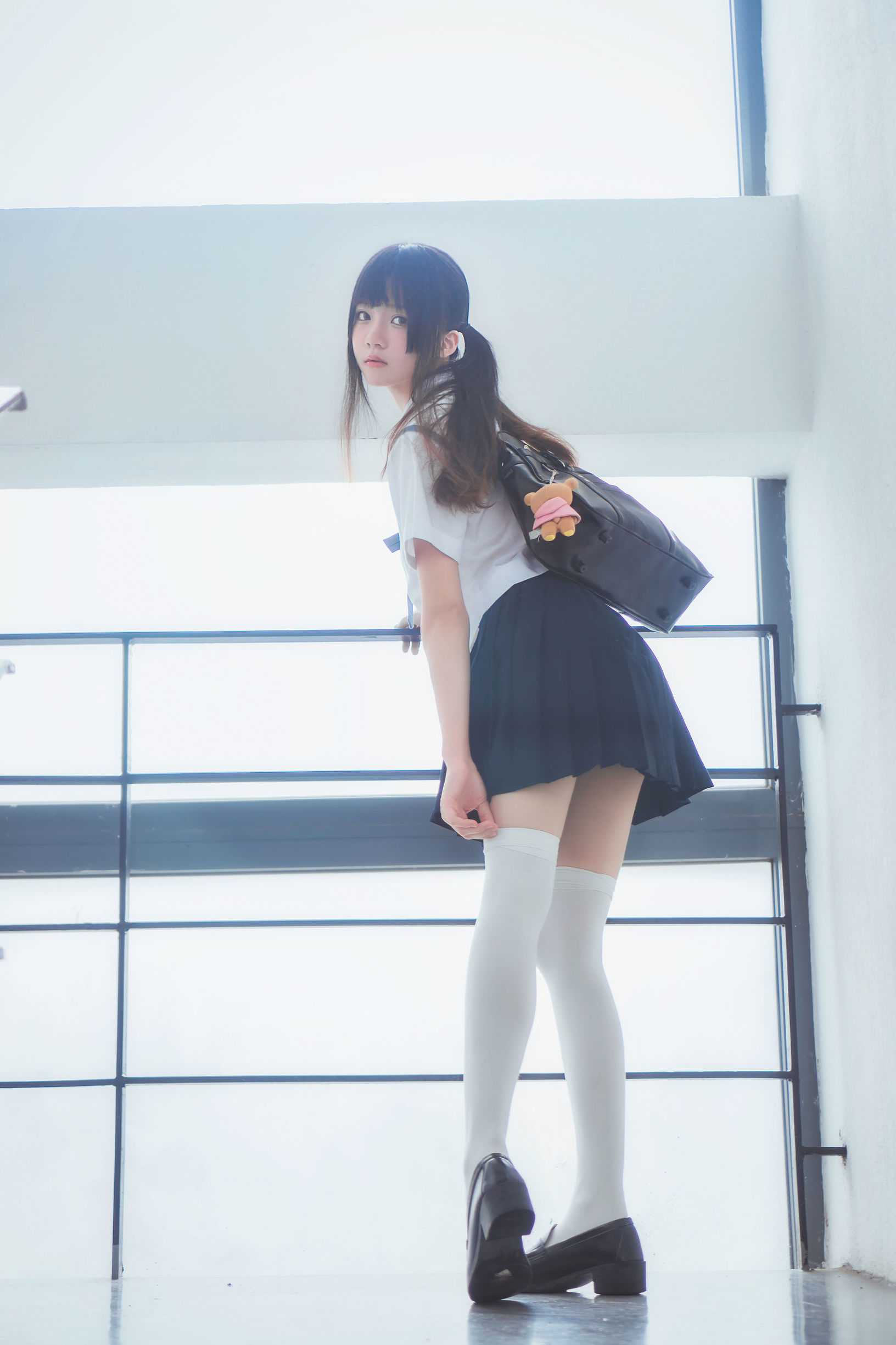 JK Cosplay：桜桃喵《蓝白水手服