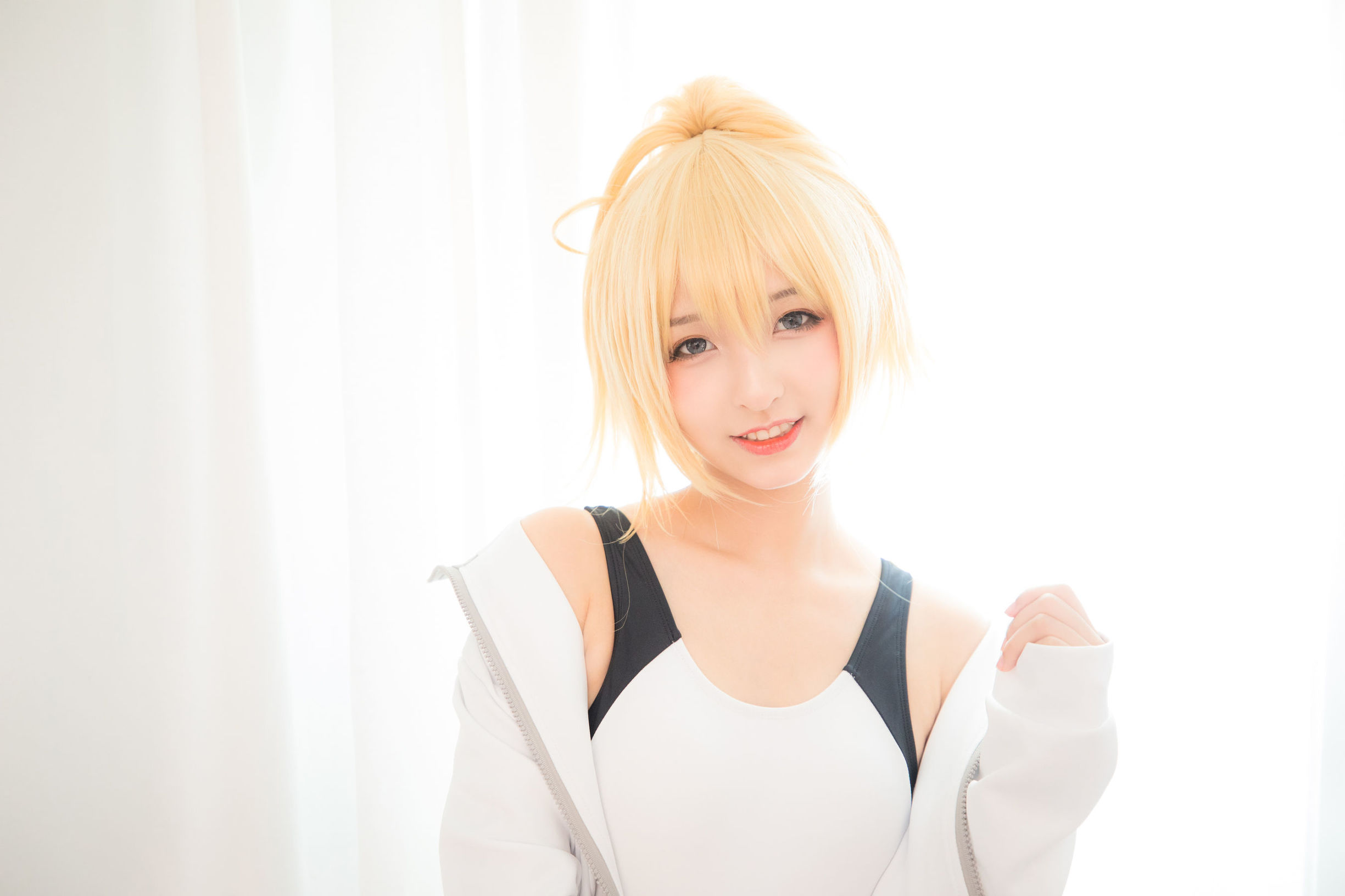 [萝莉COS] 神楽坂真冬 贞德泳装