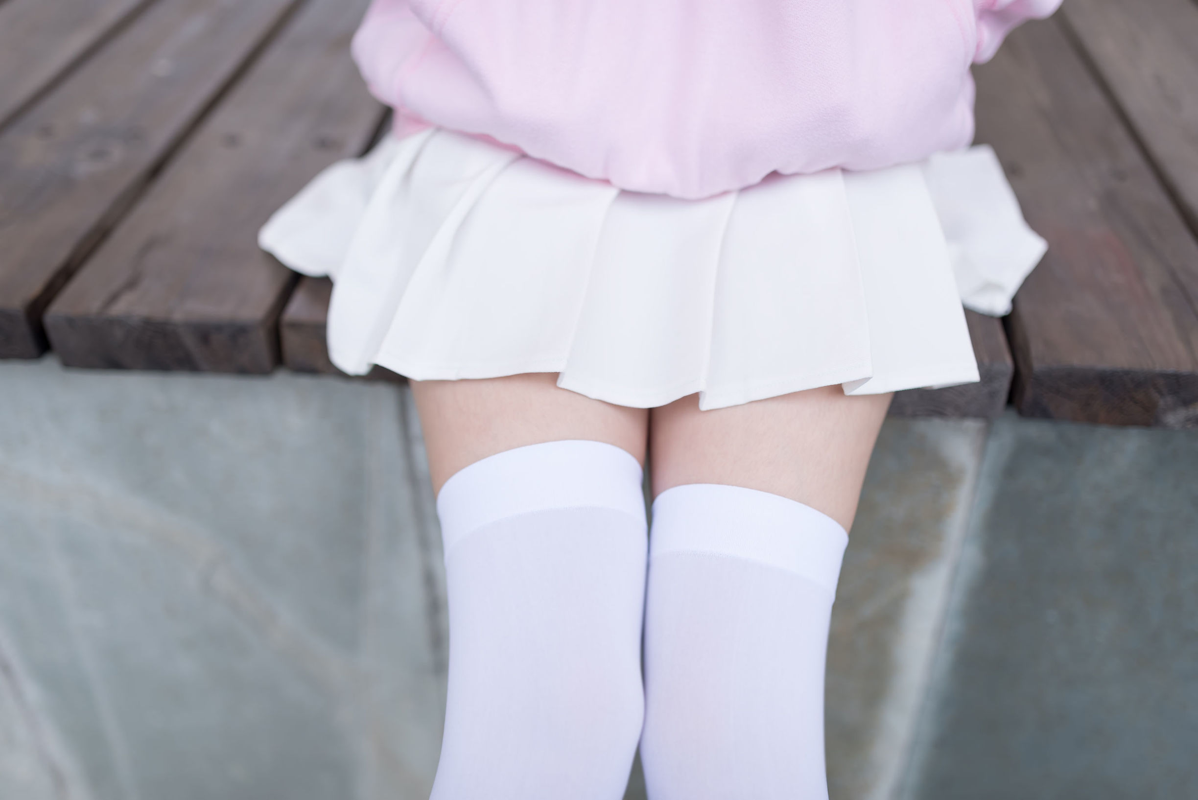เขตแดนแห่งลม] NO.001 ถุงน่องขาวกระโปรงสั้นมาก