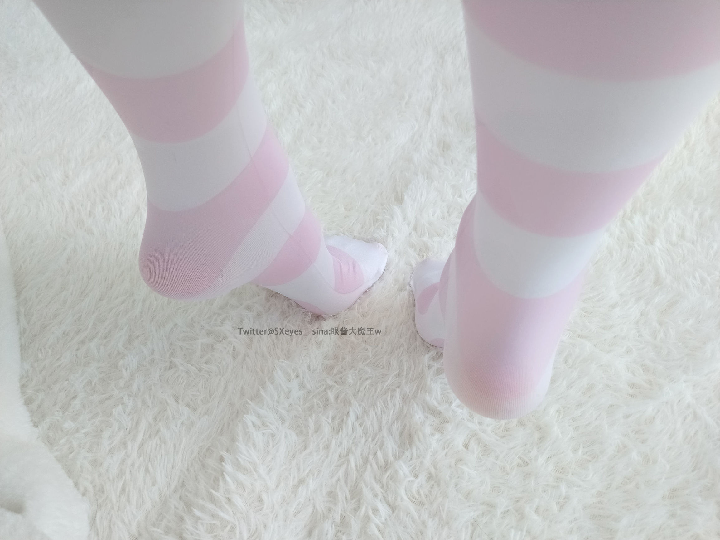 코스 혜택] 멩메이즈옌장다모왕W - 분홍색 줄무늬 양말