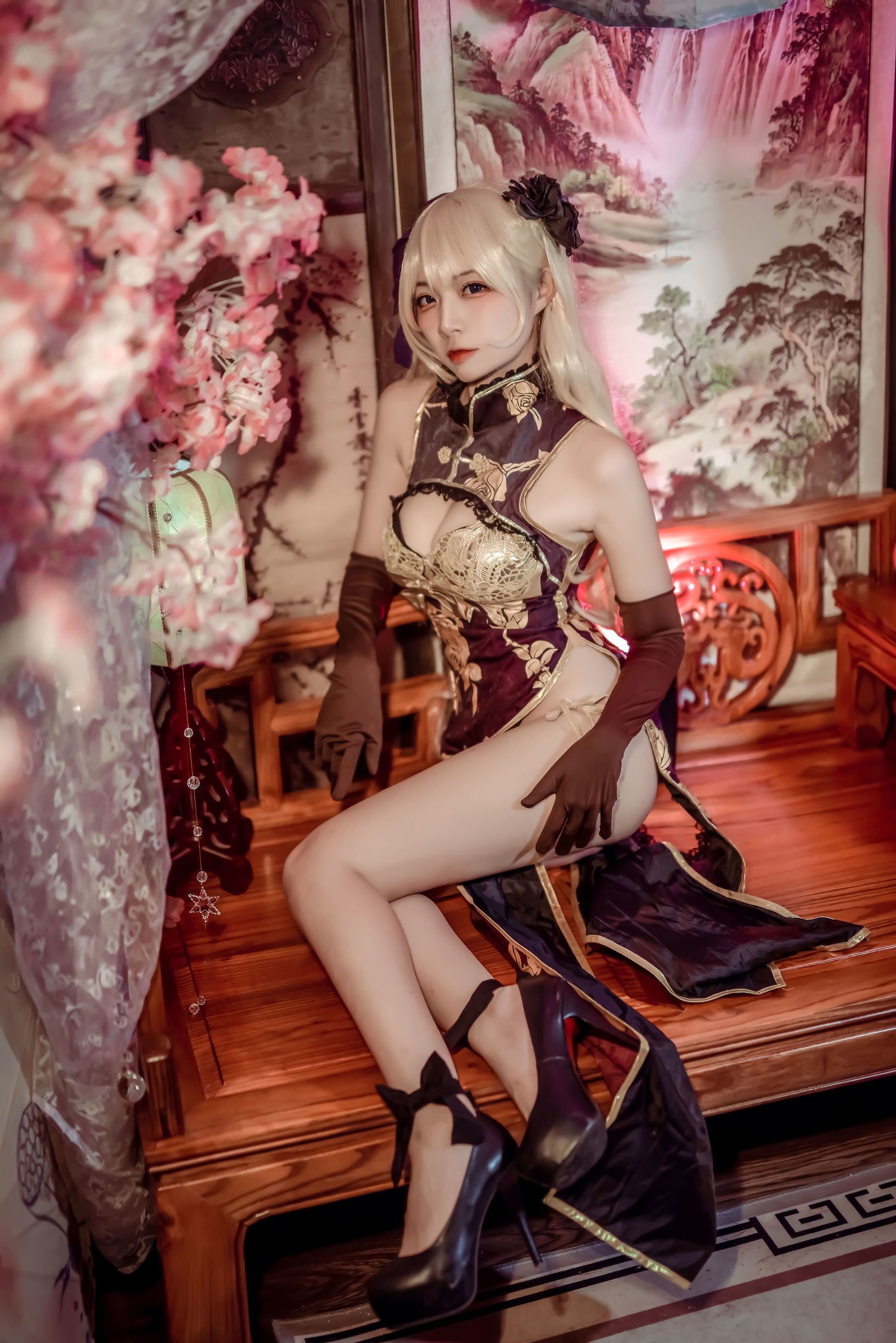 คน气Coser二佐Nisa 金莲 เป็น "ความนิยม Coser เอ้อร์จฺว่อนิซา จินเลี่ยน" แต่เนื่องจากเป็นชื่อเฉพาะบางส่วน จึงแปลเป็น: ความนิยม Coser เอ้อร์จฺว่อนิซา จินเลี่ยน
