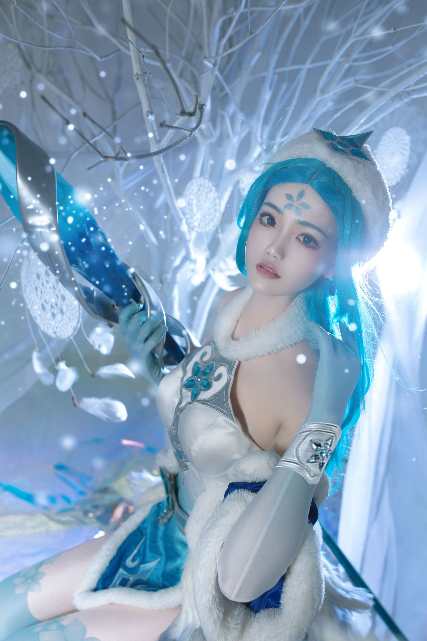 Popular cosplayer Qi Gu'er Miki from Honor of Kings as Wang Zhaojun