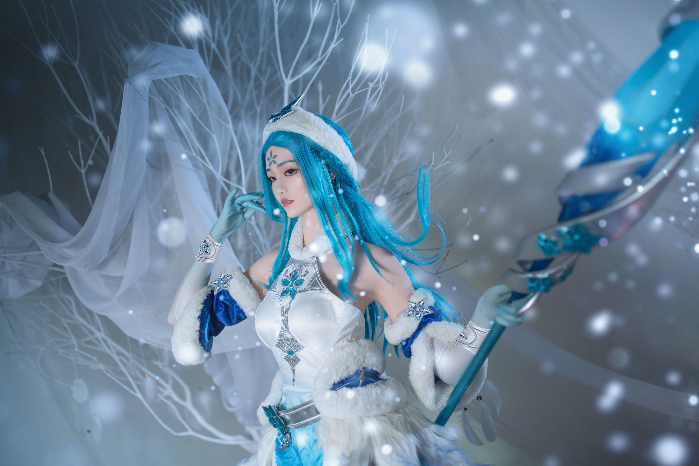 Popular cosplayer Qi Gu'er Miki from Honor of Kings as Wang Zhaojun