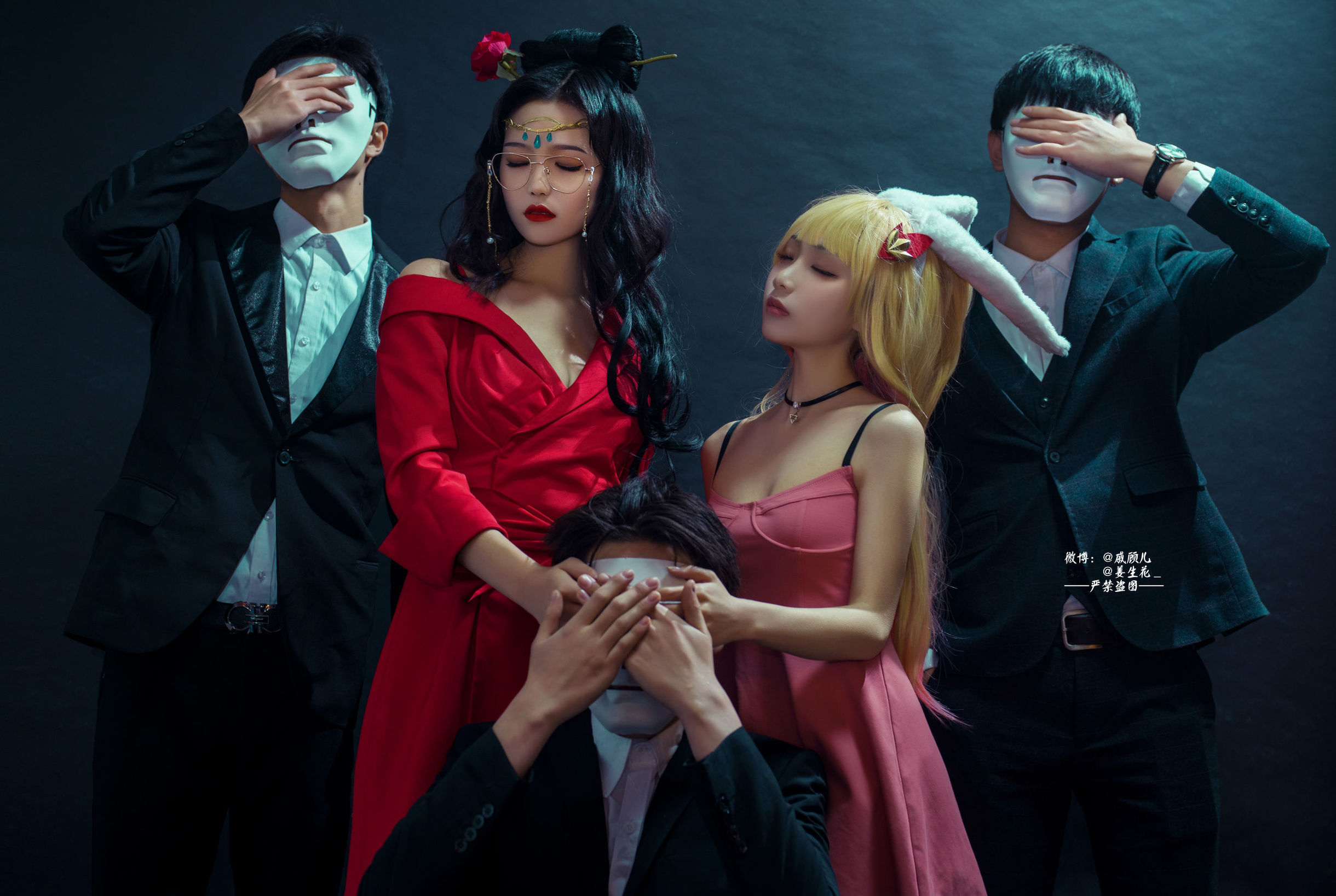 Popular cosplayer Qi Gu'er MIKI from Honor of Kings as Diao Chan and Gongsun Li.