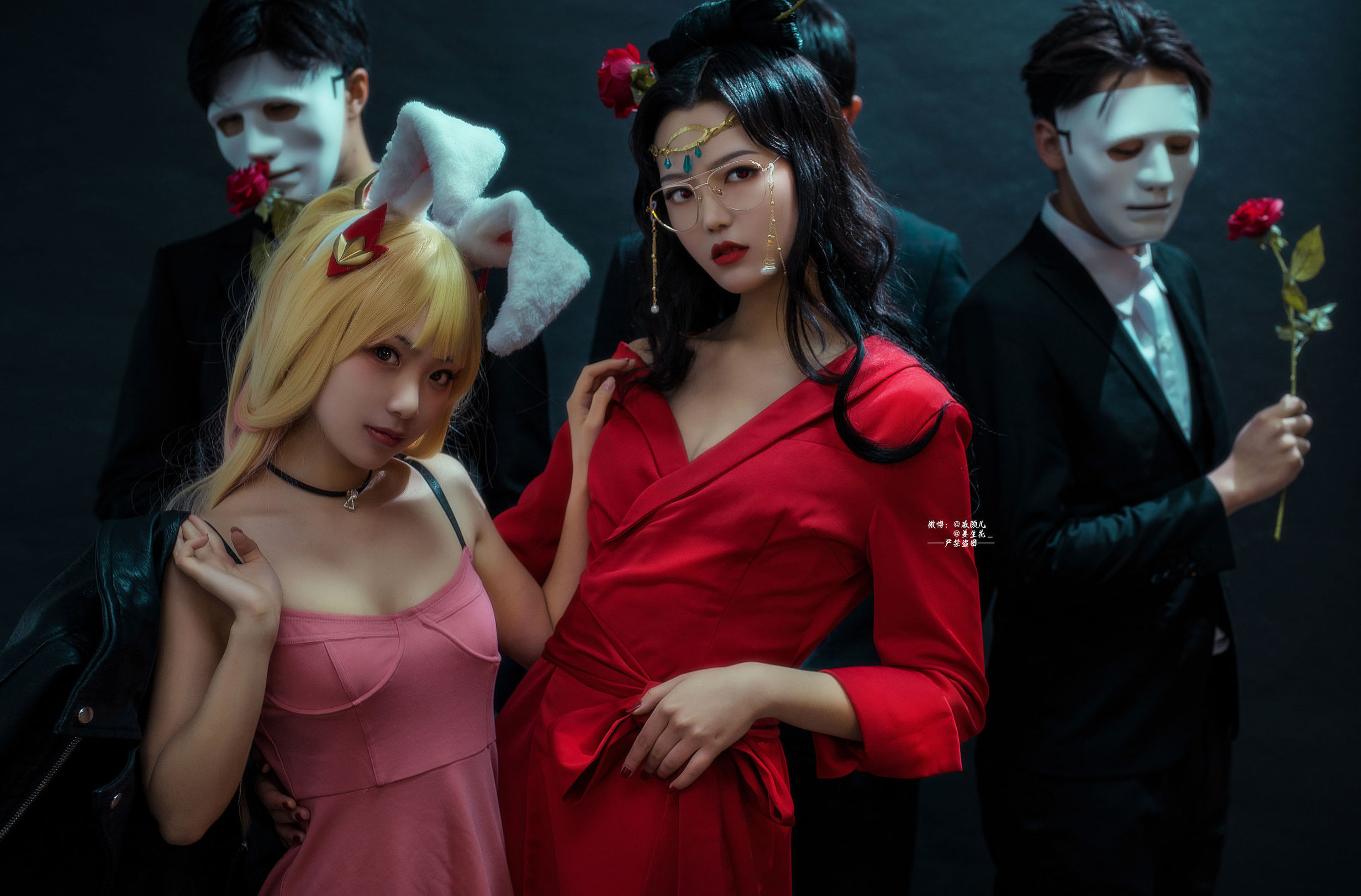 Popular cosplayer Qi Gu'er MIKI from Honor of Kings as Diao Chan and Gongsun Li.