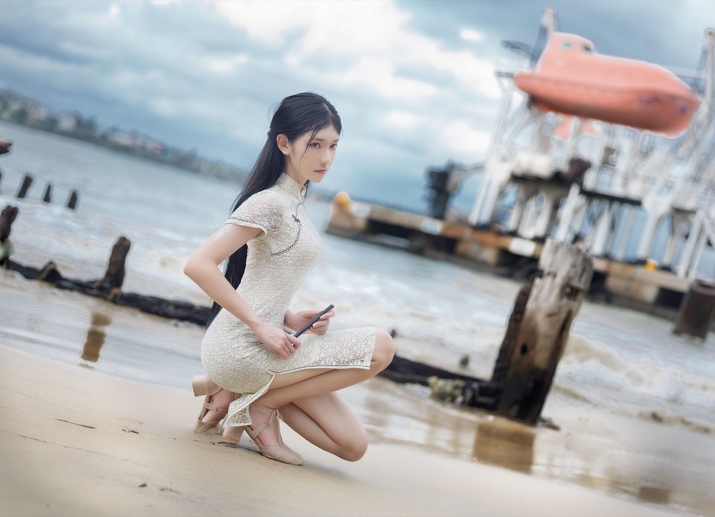 动漫博主南桃Momoko 街拍白旗袍