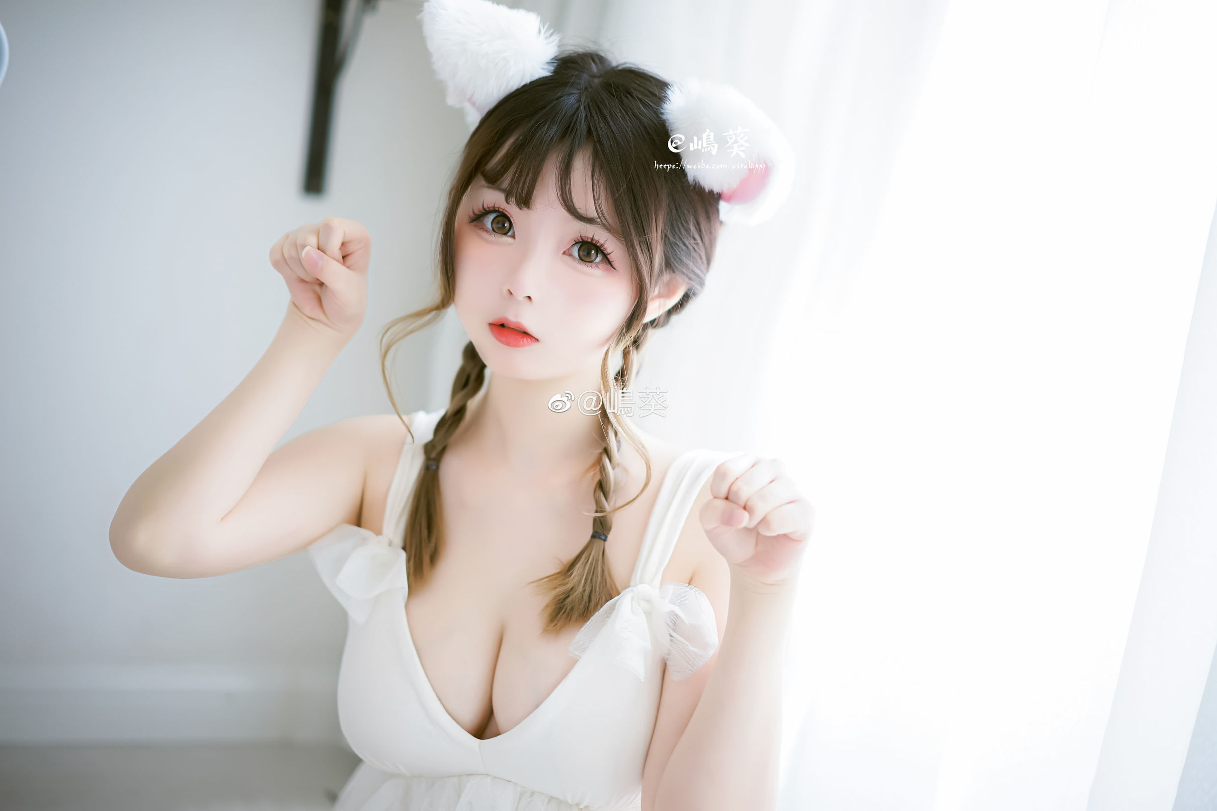 微博สาวสวย ชิม่า ออย ภาพถ่ายส่วนตัวของแมวกระดิ่ง