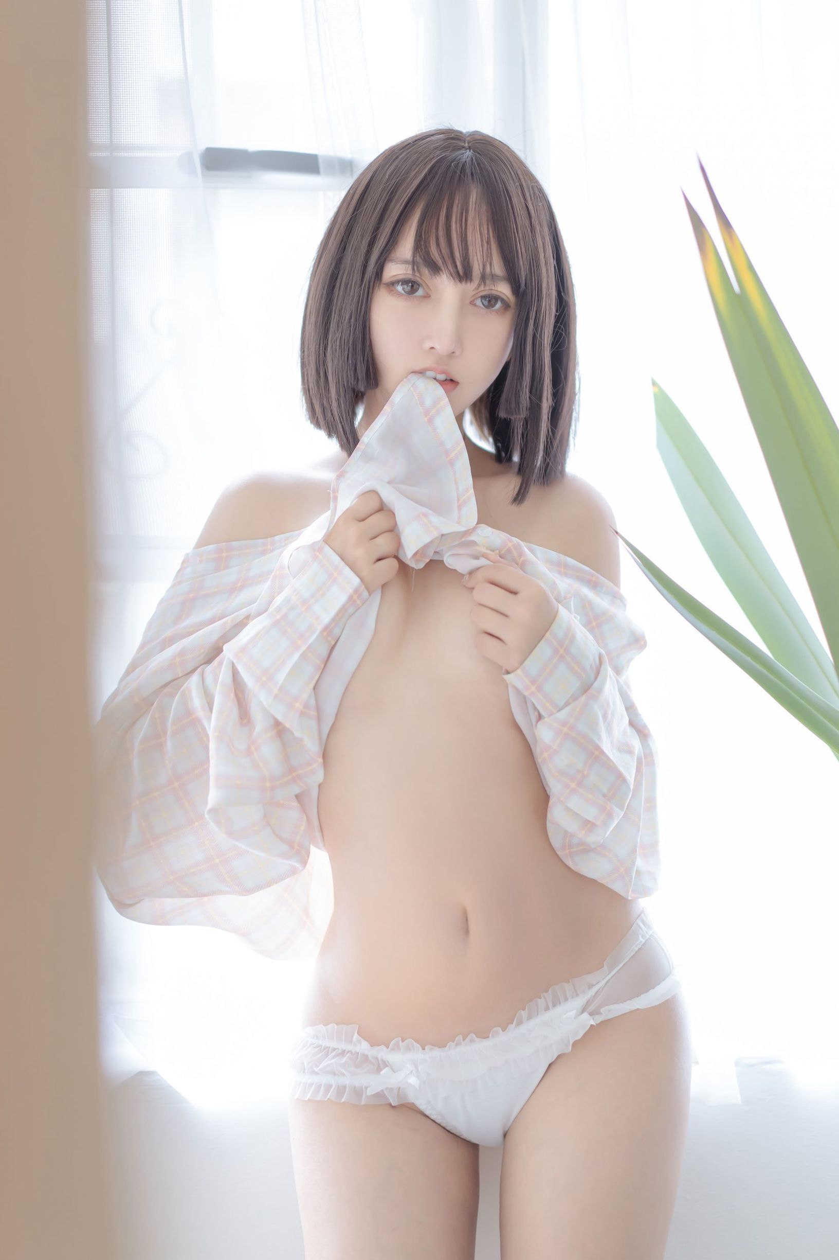 斗鱼米线线sama写真 背带裤