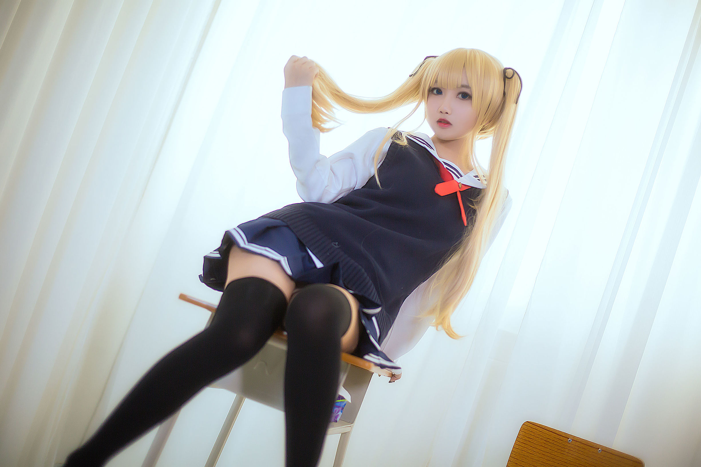 白嫩美少女鬼畜瑶 校服